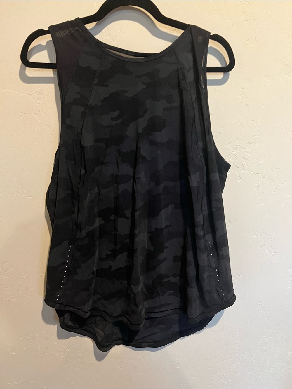 lululemon Sculpt Tank Black Camo Size 14 Mesh Running Workout Top